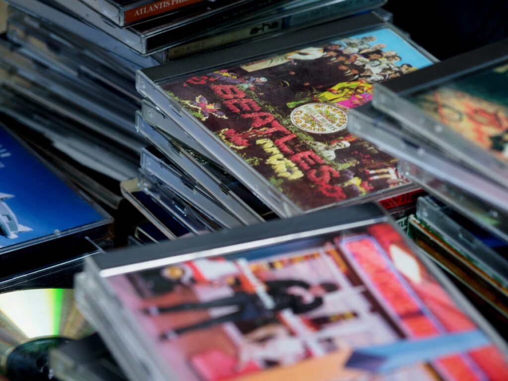 たくさんのCDケース