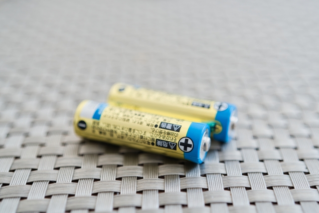 【乾電池の捨て方】正しく使い切って、安全に処分を